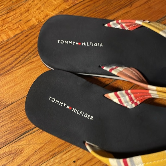 Tommy Hilfiger flip flops - Picture 3 of 5